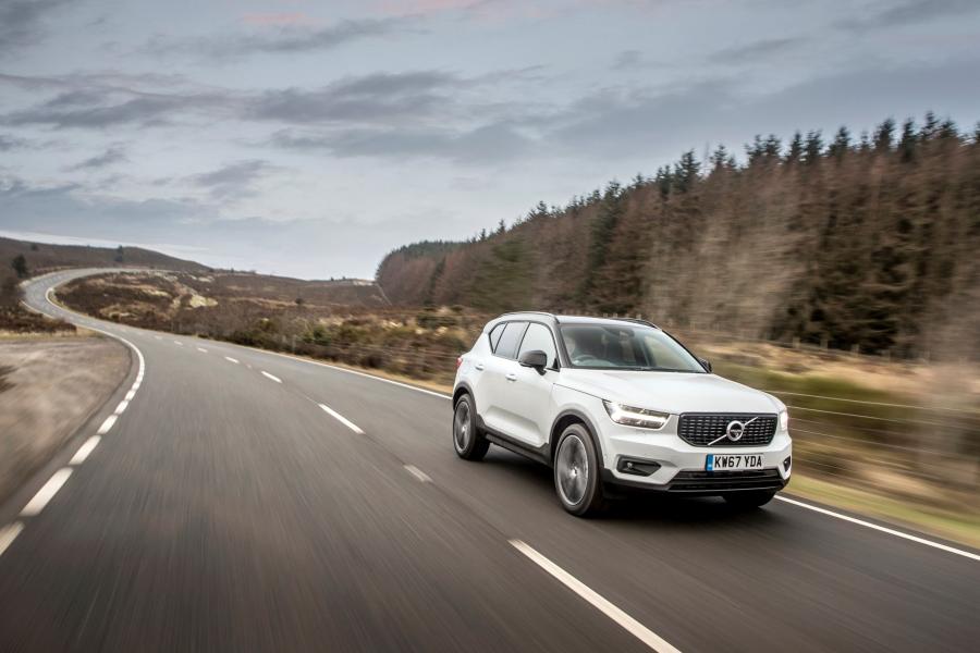 Volvo XC40 T5 R-Design 2017 года  (UK) (фото 6 из 41)